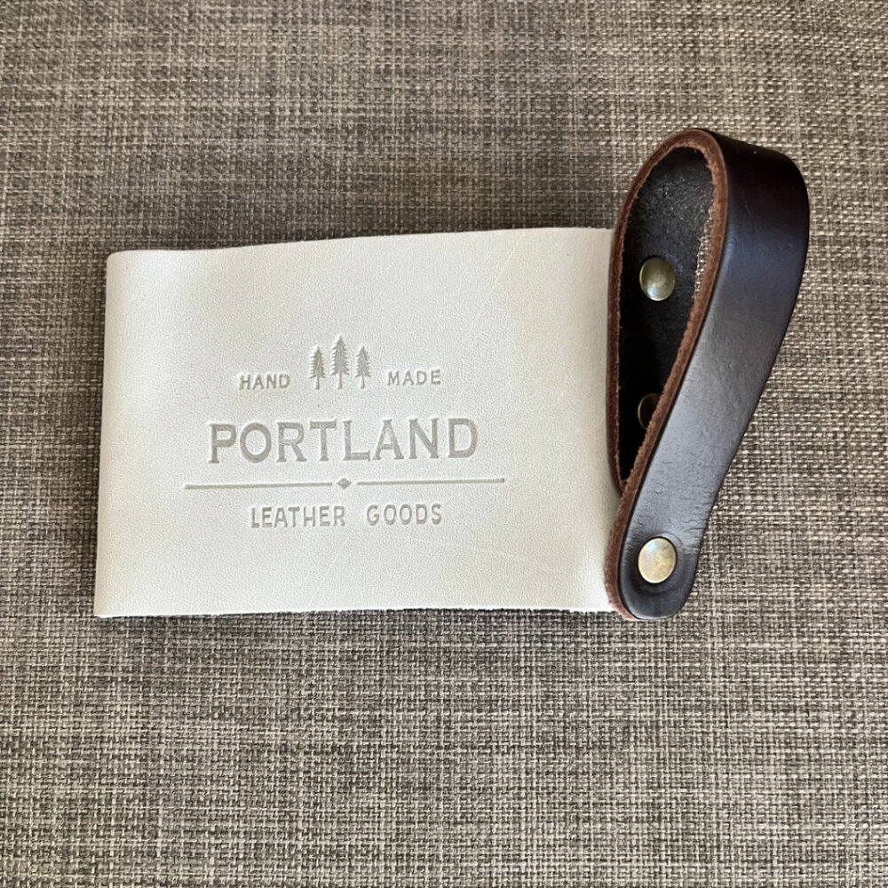 Portland Leather mug holder in BELUGA